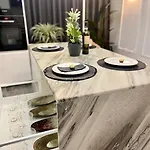 Casa In Inima Capitalei ヴィラ